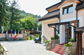 Гостиница Villa Vodno  Скопье